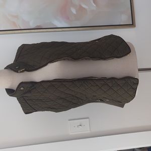 Love Tree Quilted Full Zip Vest Green with zippered pockets - size Large